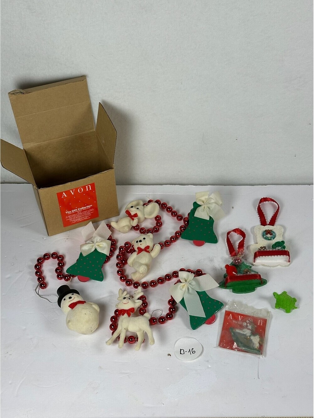 Vintage Avon The Gift Collection Festive Friends Garland Christmas Decor‎ D-16
